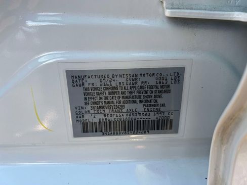 Used 2025 Nissan Sentra SR w/ SR Premium Package FWD image 21
