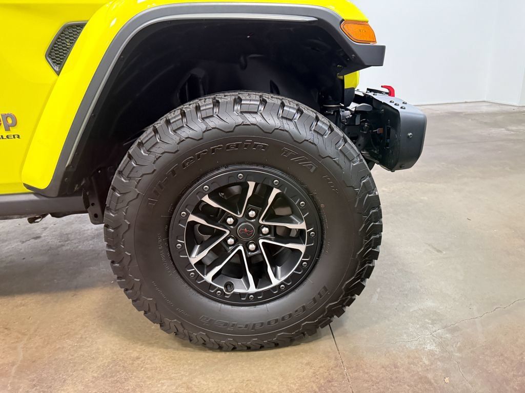 Used 2024 Jeep Wrangler Unlimited Rubicon AWD/4WD image 89