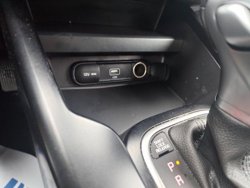 Used 2022 Kia Soul LX w/ Technology Package FWD image 4