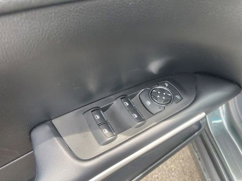 Used 2016 Lincoln MKZ FWD image 17