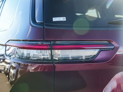 New 2025 Jeep Grand Cherokee L Limited w/ Luxury Tech Group II image 7