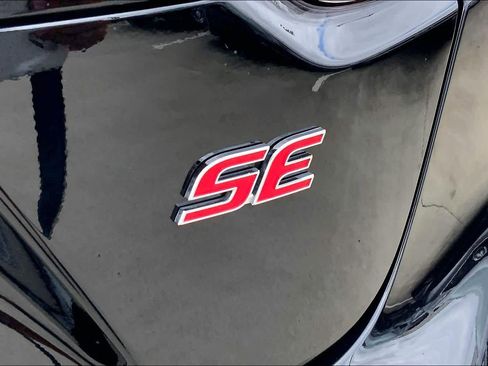 Used 2025 Toyota Corolla SE image 10