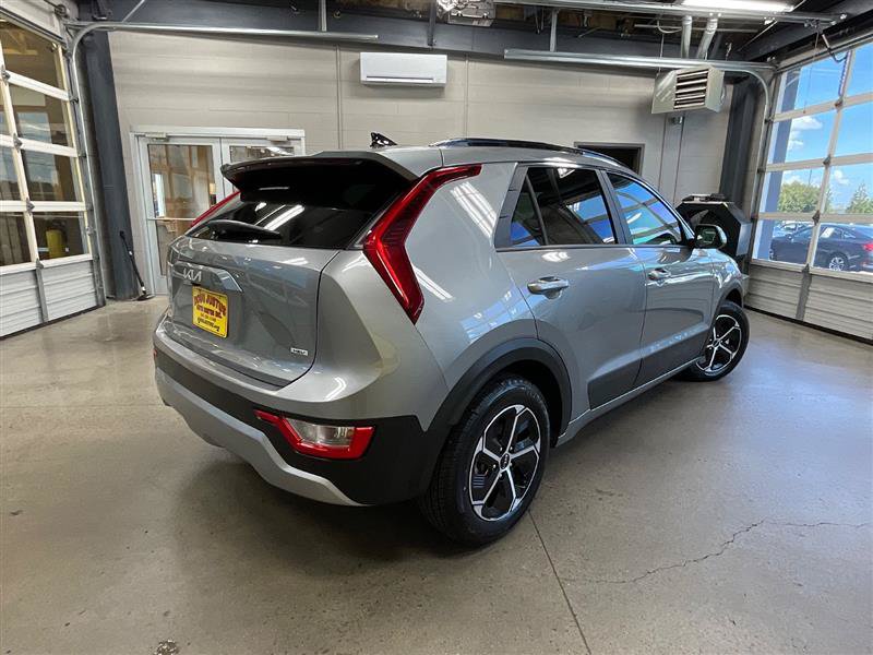 Used 2025 Kia Niro LX FWD image 5