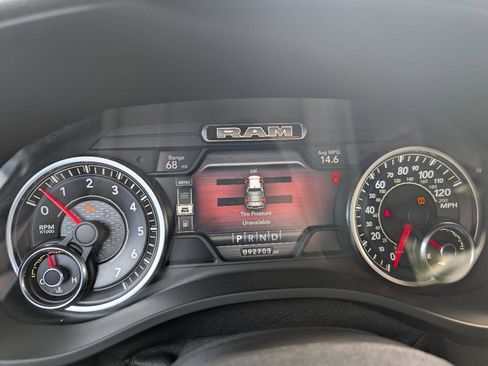 Used 2019 RAM 1500 Laramie AWD/4WD image 16