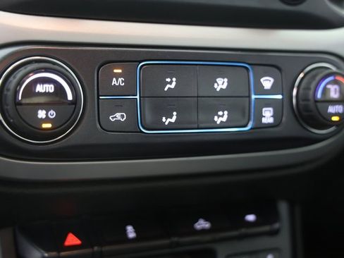 Used 2017 Chevrolet Colorado LT w/ Luxury Package, Chrome image 6