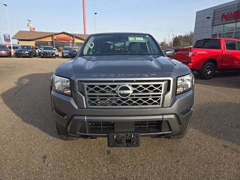 Used 2022 Nissan Frontier SV w/ Technology Package image 2