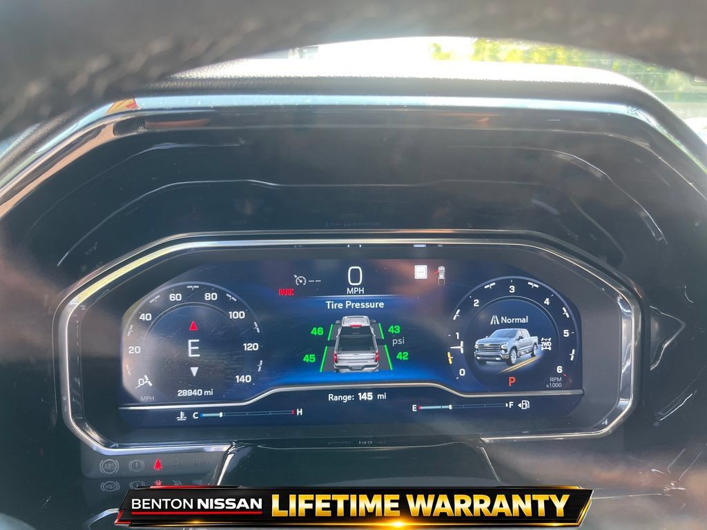 Used 2022 Chevrolet Silverado 1500 High Country AWD/4WD image 16