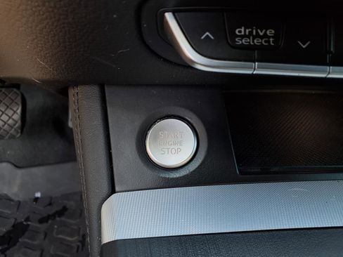 Used 2020 Audi Q5 2.0T Titanium Premium Plus w/ Premium Plus Package image 26