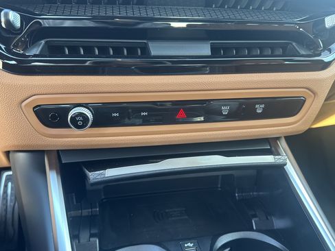 New 2026 BMW 330i Sedan w/ M Sport Package image 10