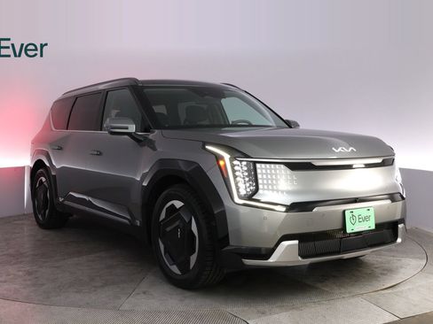 Used 2024 Kia EV9 Land AWD/4WD image 13