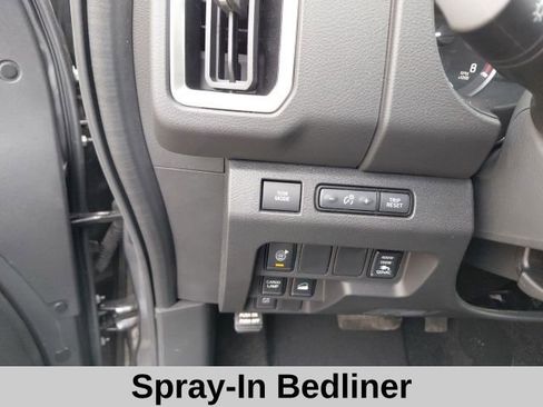 Used 2025 Nissan Frontier SV w/ SV Convenience Package image 14