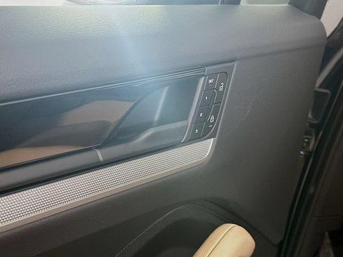 Certified 2026 Porsche Cayenne AWD/4WD image 19