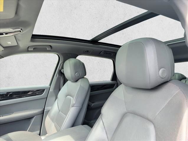 Used 2019 Porsche Cayenne AWD/4WD image 12