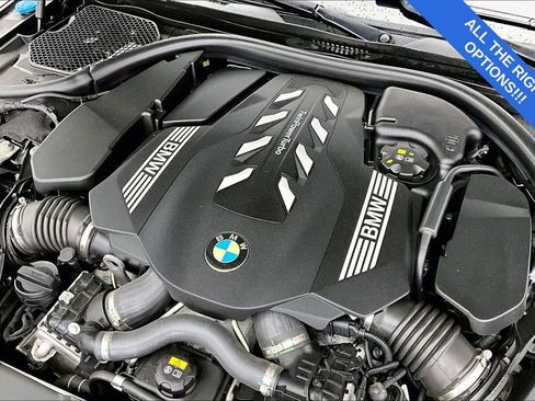 Used 2022 BMW 750i xDrive w/ Executive Package image 43