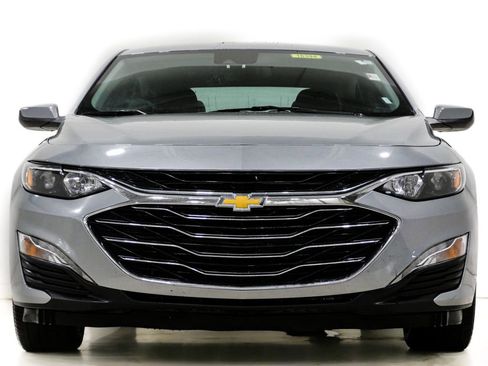 Used 2024 Chevrolet Malibu LT image 2