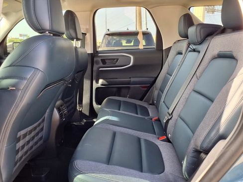 Used 2023 Ford Bronco Sport Outer Banks w/ Tech Package AWD/4WD image 12