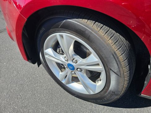 Used 2013 Ford Focus SE FWD image 18