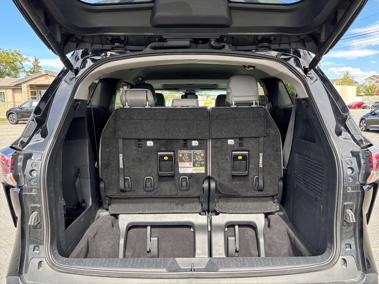 Used 2025 Toyota Sienna XLE FWD image 33