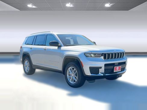 New 2025 Jeep Grand Cherokee L Laredo w/ Luxury Tech Group I image 6
