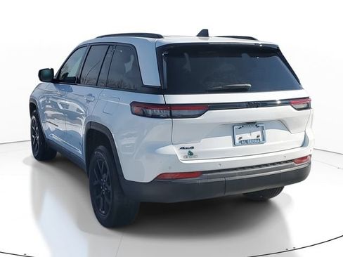 New 2026 Jeep Grand Cherokee Altitude AWD/4WD image 3