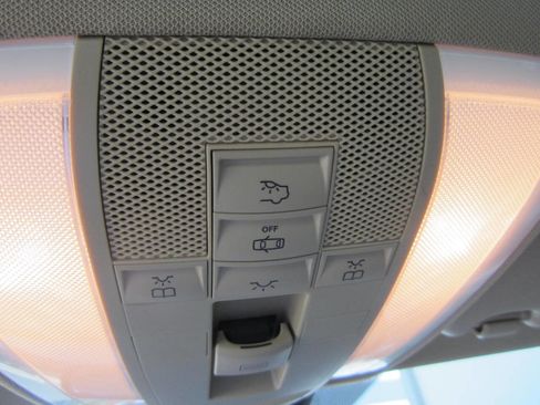 Used 2008 Mercedes-Benz C 300 Luxury image 31