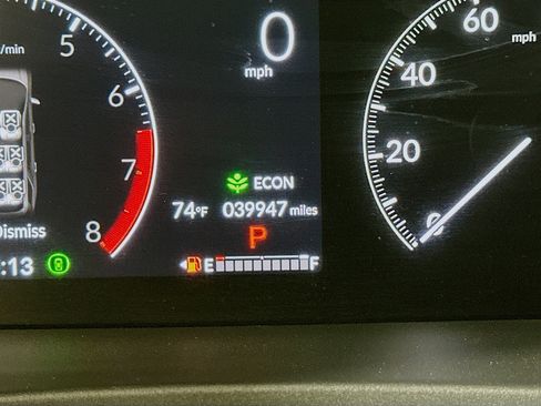 Used 2024 Honda Pilot Touring image 19