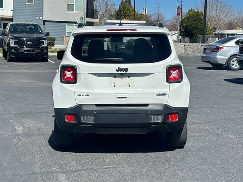 Used 2018 Jeep Renegade Latitude w/ Advanced Technology Group AWD/4WD image 6