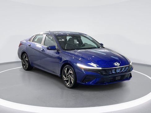 Certified 2025 Hyundai Elantra SEL FWD image 1