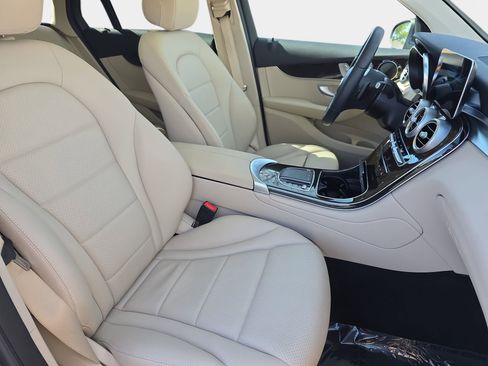 Used 2022 Mercedes-Benz GLC 300 image 10