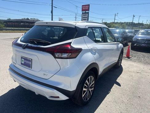 Used 2024 Nissan Kicks SV FWD image 6