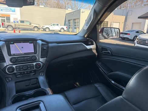 Used 2019 Chevrolet Suburban LT image 11