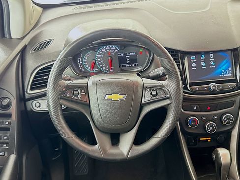 Used 2017 Chevrolet Trax LT AWD/4WD image 14