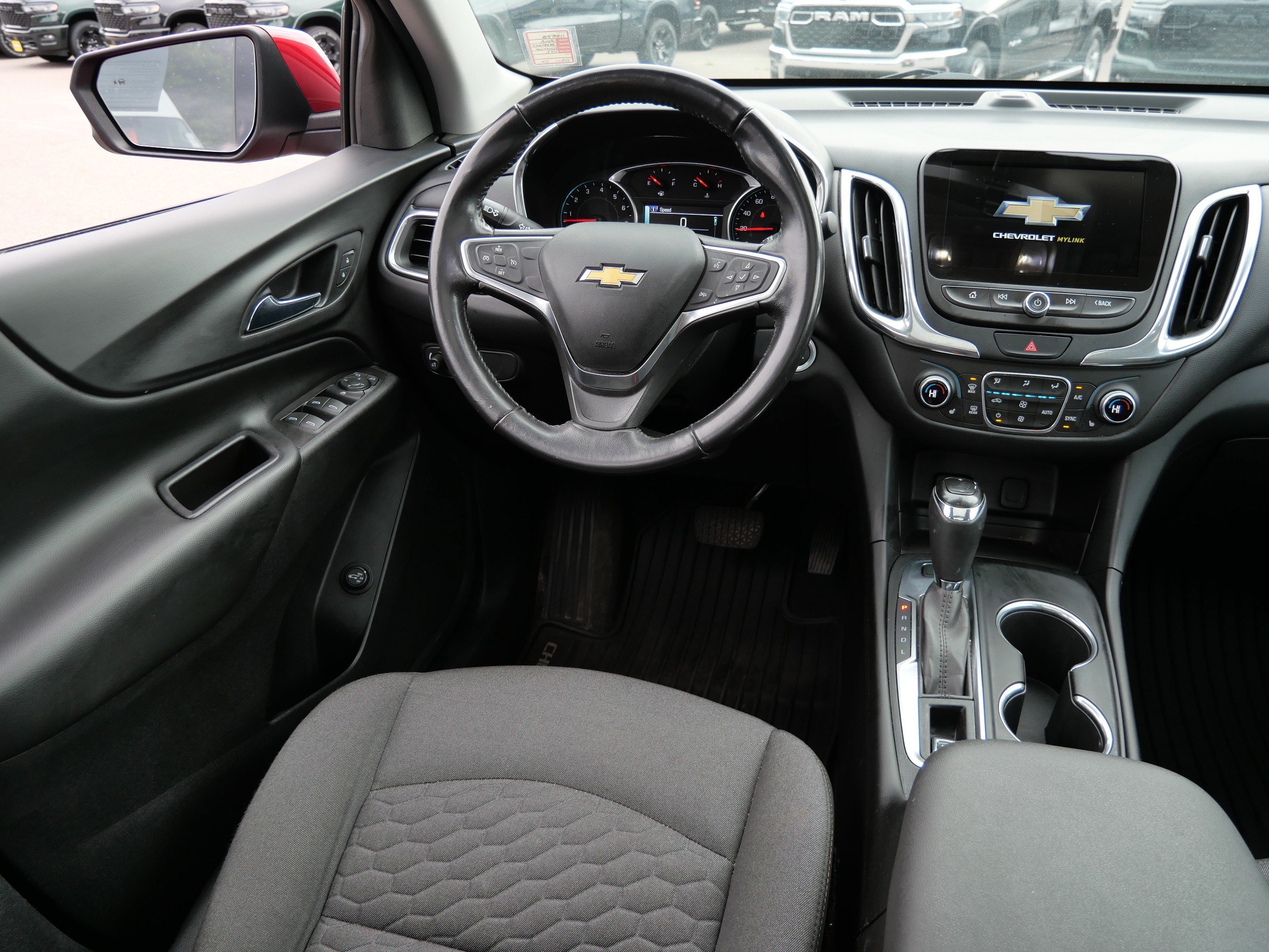 Used 2018 Chevrolet Equinox LT w/ Sun & Infotainment Package AWD/4WD image 9