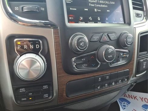 Used 2018 RAM 1500 Laramie image 19