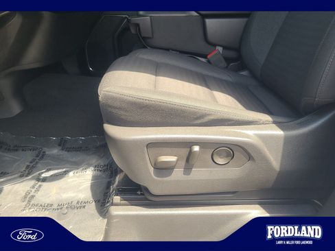 Used 2023 Chevrolet Silverado 1500 LT AWD/4WD image 14
