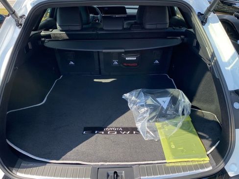 New 2025 Toyota Crown Signia image 10