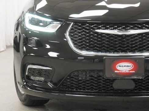 New 2026 Chrysler Pacifica Select image 6