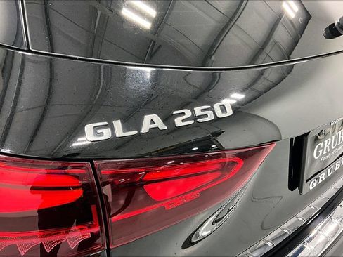 Used 2025 Mercedes-Benz GLA 250 image 32