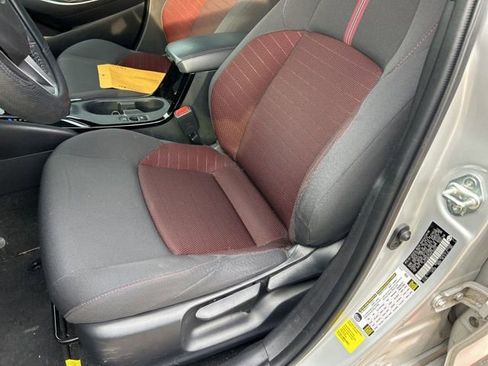 Used 2023 Toyota Corolla SE image 9