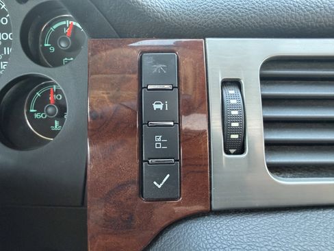 Used 2013 Chevrolet Suburban LT w/ Luxury Package image 31