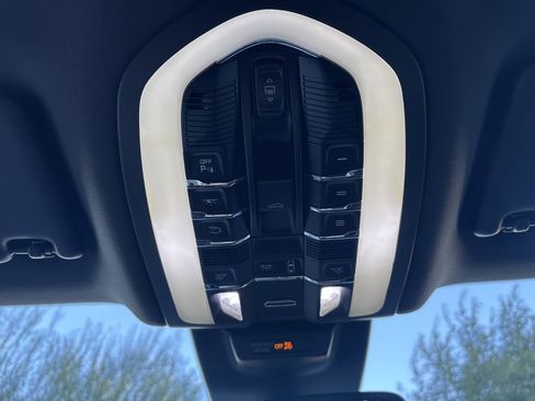 Used 2018 Porsche Macan Sport Edition image 31