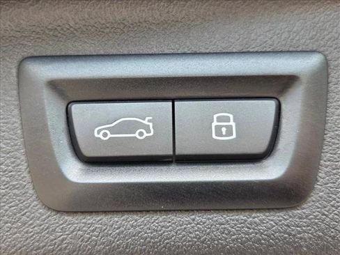 Used 2024 BMW X7 M60i AWD/4WD image 7