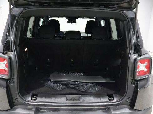 Used 2022 Jeep Renegade Altitude image 11