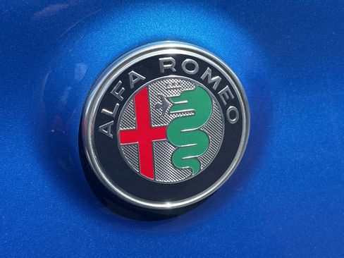 Certified 2023 Alfa Romeo Stelvio Veloce AWD/4WD image 14