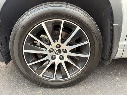 Used 2018 Toyota Highlander SE AWD/4WD image 7