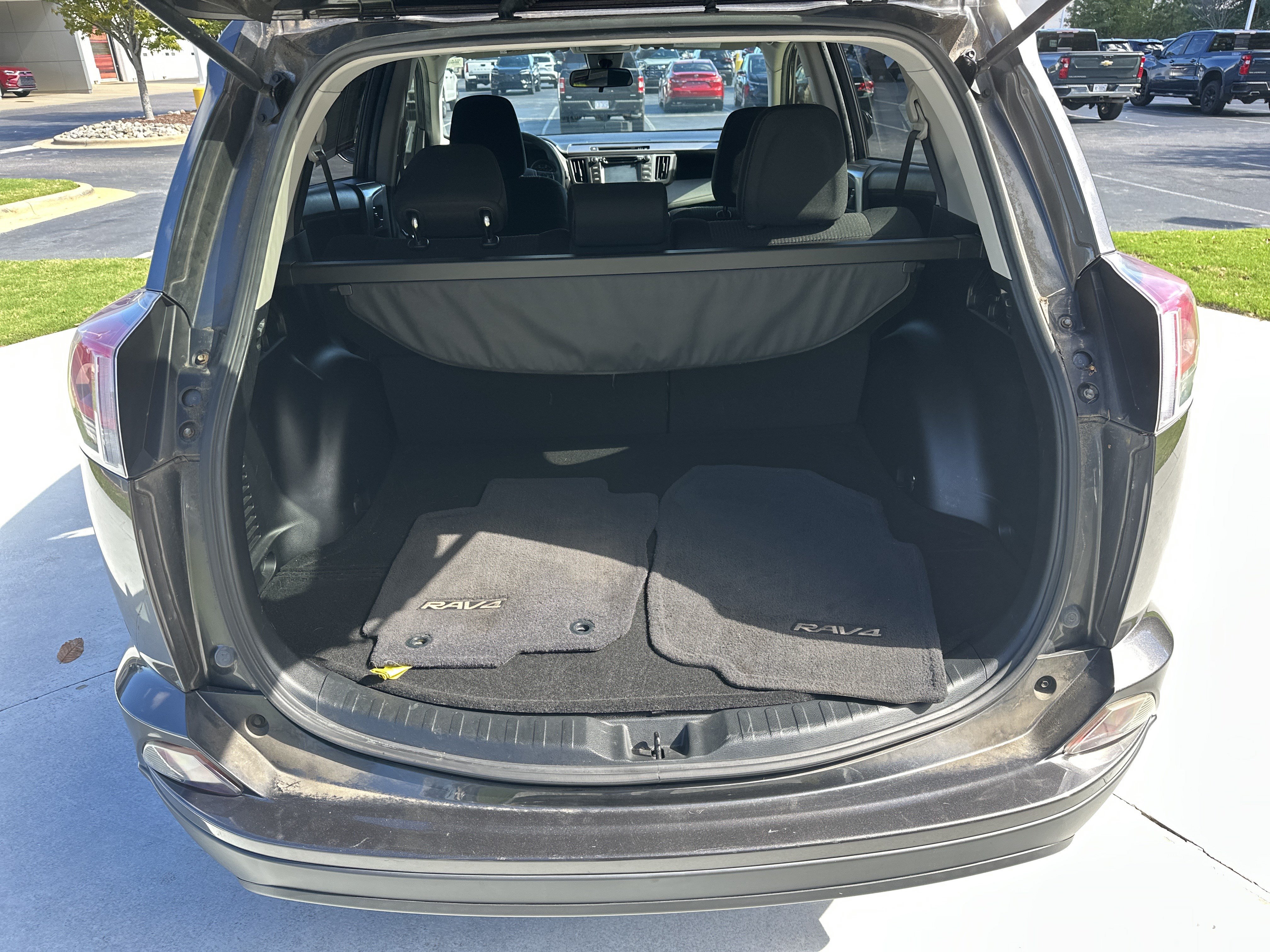 Used 2017 Toyota RAV4 LE FWD image 32