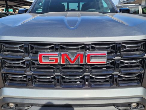 New 2026 GMC Canyon Elevation w/ Convenience Package image 10