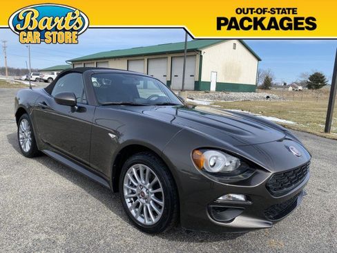 Used 2017 FIAT 124 Spider Classica image 1