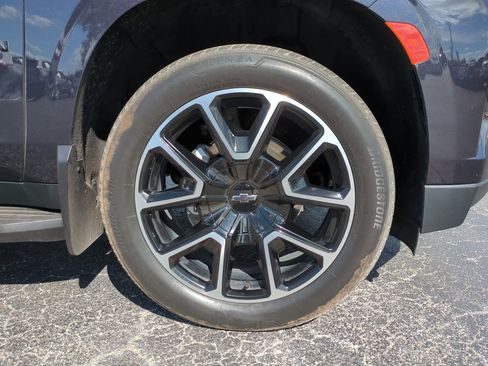 Used 2022 Chevrolet Suburban RST w/ Luxury Package image 11