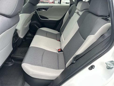 Used 2024 Toyota RAV4 XLE w/ Convenience Package AWD/4WD image 12
